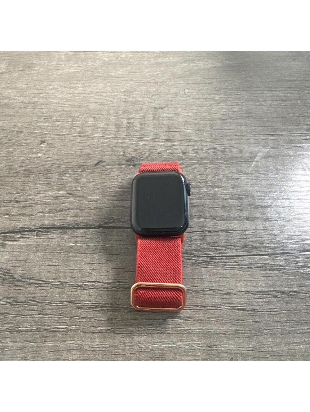 Apple Watch SE 2nd gen GPS, 40mm Aluminum Case - A2722 LOCKED - FOR PARTS ONLY